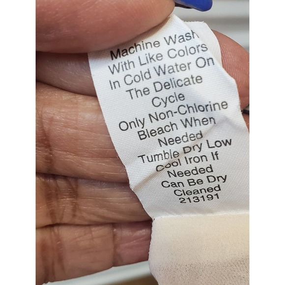 Cabi Women's White & Red 100% Polyester V-Neck Sleeveless Top Blouse Size Small - Picture 9 of 10